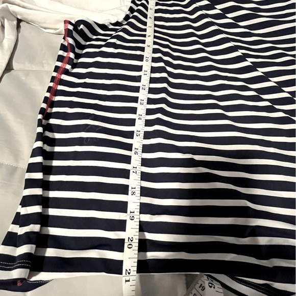 Lands’ End rash guard - LP - Picture 6 of 8